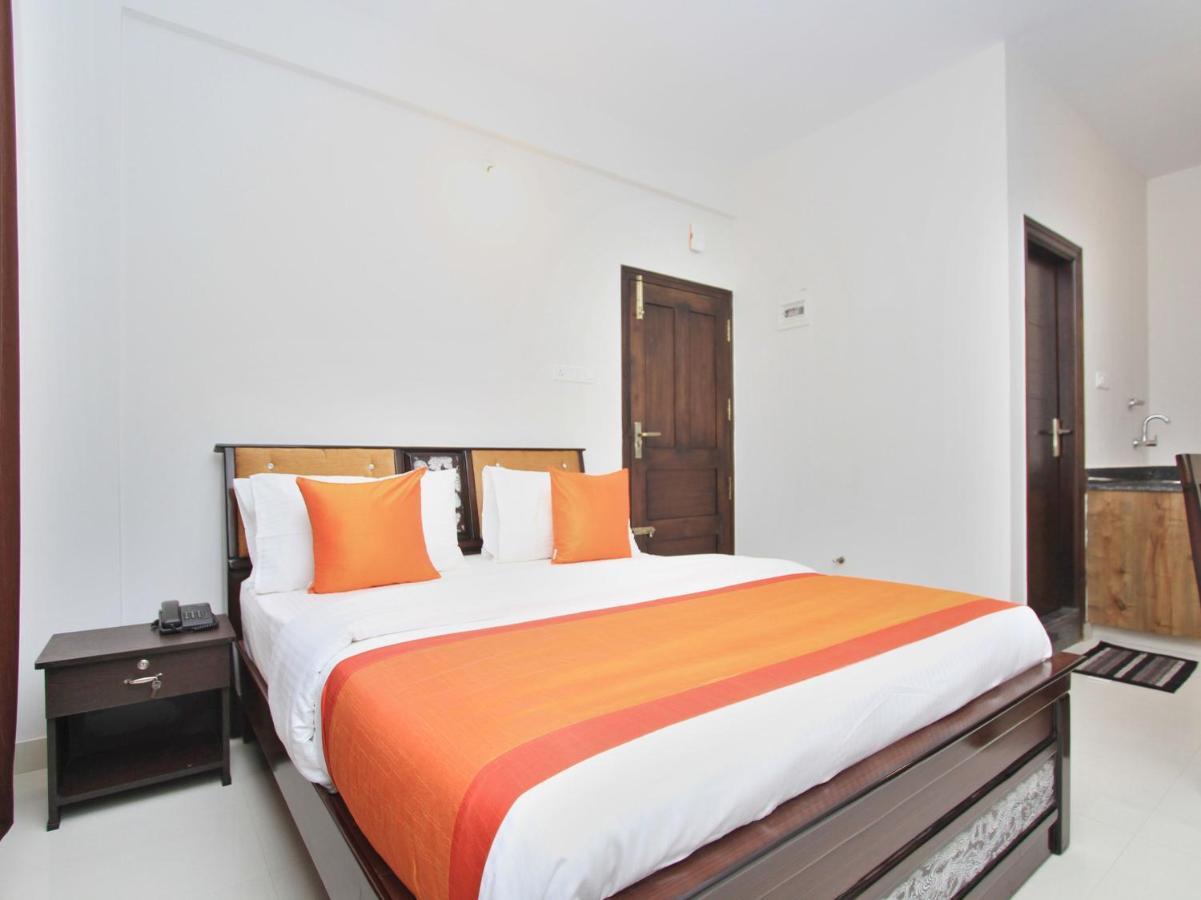 Oyo 12033 Hotel Royal Residence Bangalore Eksteriør bilde